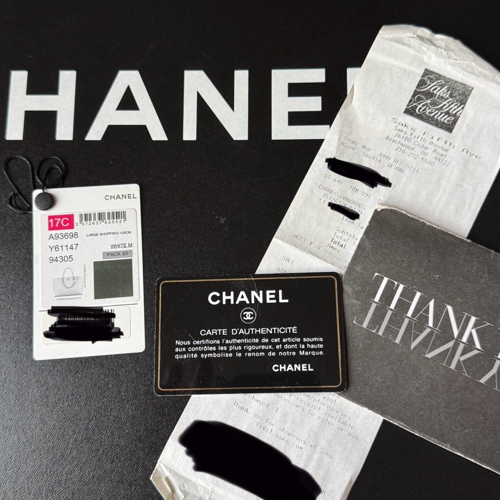 Chanel 17C Ring My Bag Tote in Black calfskin with silver hardware - Picture 3 of 13